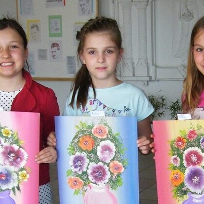 ...ki boldogan, ki még boldogabban...