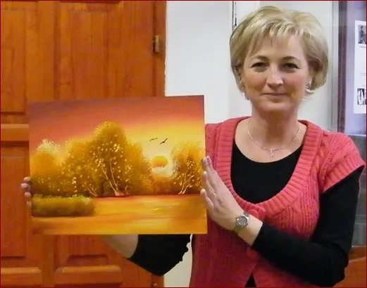 Igazgatóhelyettes, Évike néni. Nagyon szeret festeni. Ja, és tud is! :)